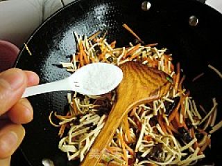 Stir-fried Shredded Tofu with Carrots recipe