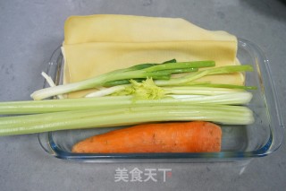 Vegetable Rolls with Tofu Skin recipe