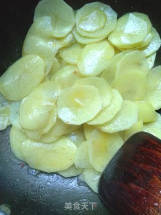 Homemade Spicy Potato Chips recipe