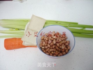 Celery and Peanuts Mixed with Dried Tofu recipe