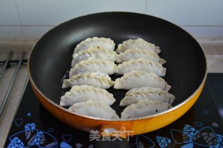 Fried Dumplings Stuffed with Dandelion recipe