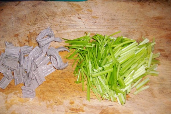 Yuba Mixed with Celery recipe