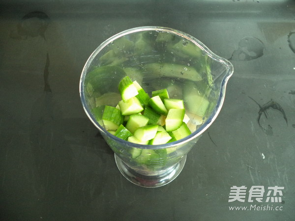 Cucumber and Pear Juice recipe