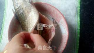 Crucian Carp and White Fungus Tofu Soup recipe