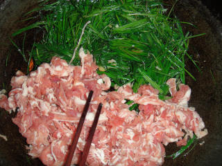 Stir-fried Mutton Rolls with Green Onion recipe