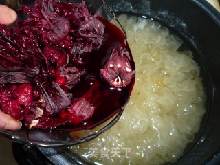 Luoshen Flower Tremella Soup recipe