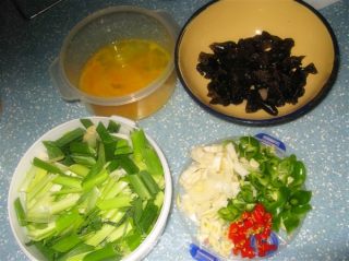 Scrambled Eggs with Garlic Seedlings Fungus recipe