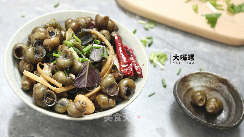 Fried Stone Snails with Basil 丨 Big Mouth Snails recipe