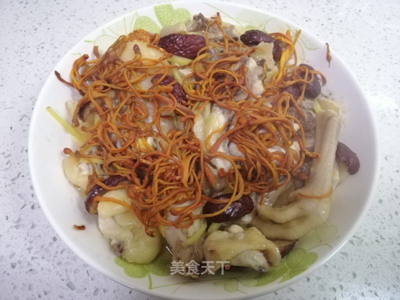 Steamed Chicken with Cordyceps Flower and Red Dates recipe