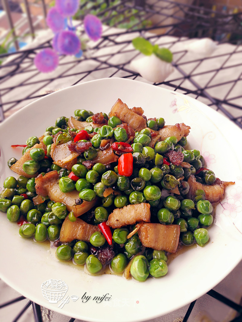 Spicy Pork Belly with Peas recipe