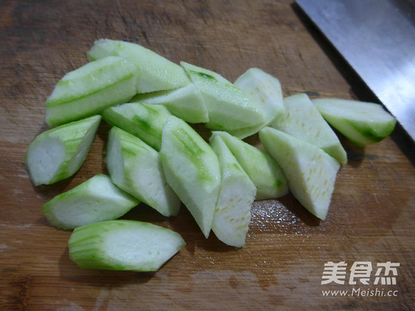 Loofah and Clam Soup recipe