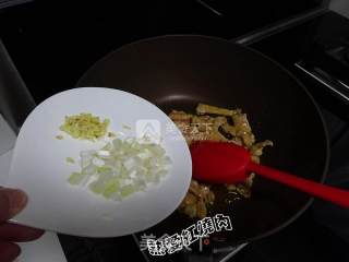 Fried Loofah with Sliced Pork recipe