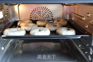 Black Sesame Bagels recipe