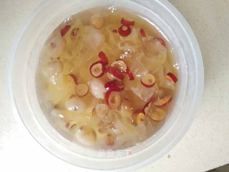 White Fungus, Peach Gum, Snow Yan, Red Dates and Longan Soup recipe