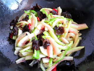 Appetizing Hot and Sour Watermelon Rind recipe