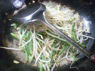 Fried Noodles with Mung Bean Sprouts and Tenderloin recipe