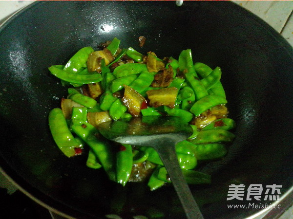 Stir-fried Pork Belly with Snow Peas recipe