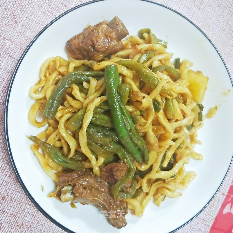 Braised Noodles with Pork Ribs and Beans recipe