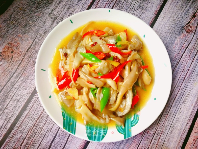 Stir-fried Oyster Mushroom with Green and Red Pepper recipe