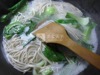 Green Vegetable Beef Soba Noodles recipe