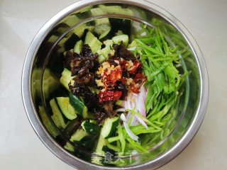 Cucumber Mixed Fungus recipe