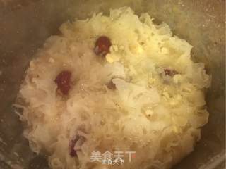 Snow Ear Lotus Seed Soup recipe