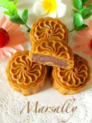 Cantonese Bean Paste Mooncake recipe