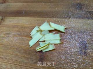 Fried Lotus Root Slices with Green Pepper recipe