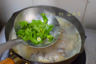 Fresh and Delicious Six Fungus Soup recipe