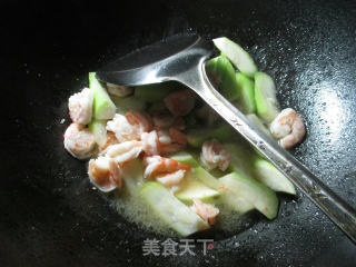 Stir-fried Long Melon with Shrimp recipe