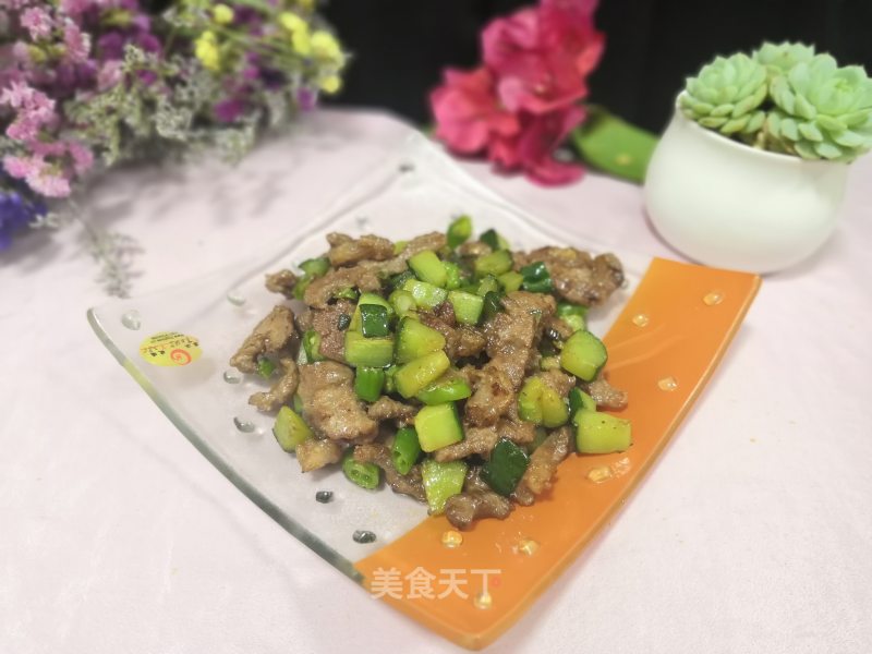 Fried Beef Slices with Cucumber recipe