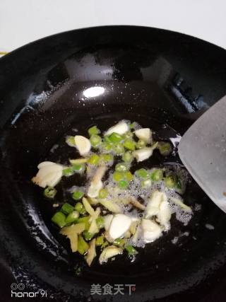 Stir-fried Duck Blood with Vegetables recipe