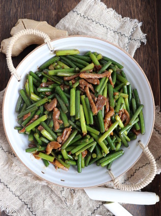 Stir-fried Pork with Garlic Moss recipe