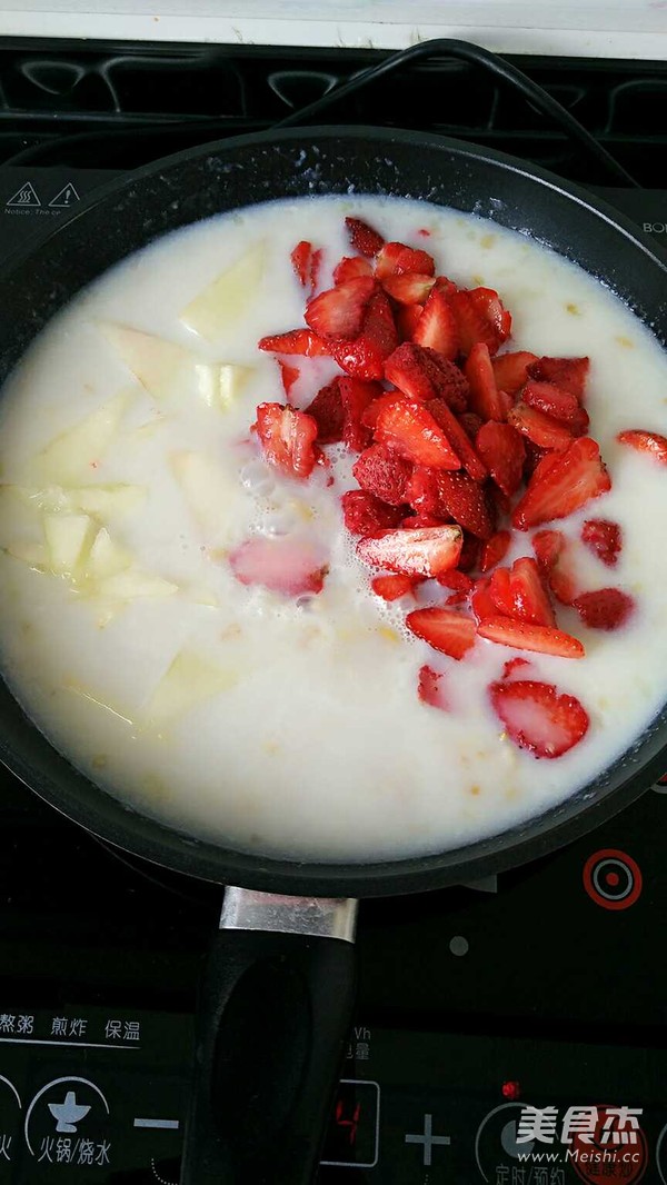 Coconut Milk Strawberry Oatmeal Porridge recipe