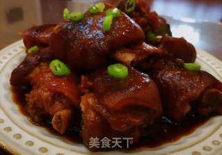 Red Grilled Pork Knuckles recipe