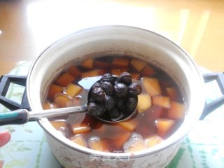 Sweet Soup with Papaya, Red Bean and Longan recipe