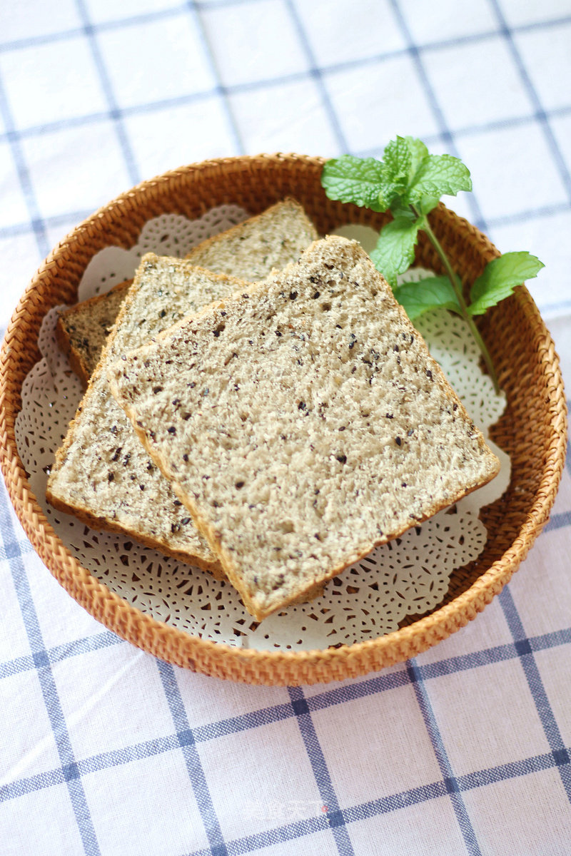 #aca烤明星大赛#——black Sesame Whole Wheat Toast recipe