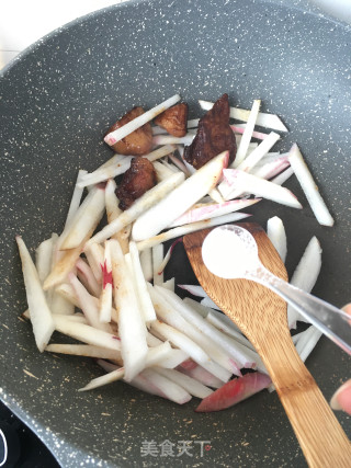 Braised Pork Noodles and Stewed Radish recipe