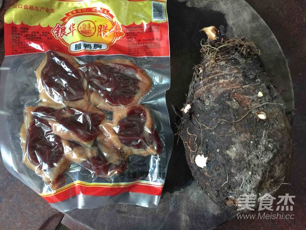 Steamed Cantonese-style Cured Duck with Taro recipe