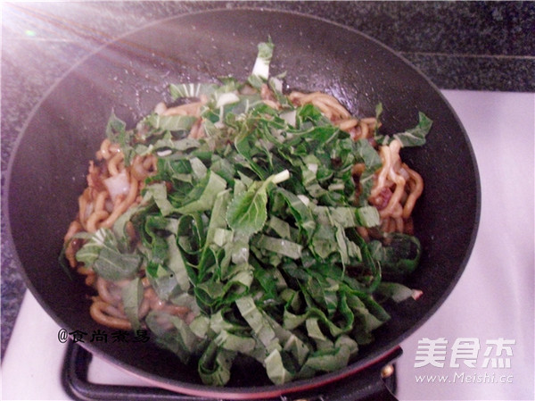 Stir-fried Udon Noodles with Lean Meat and Oyster Sauce recipe