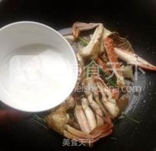 Childhood Taste-fried Crab with Ginger and Spring Onion recipe