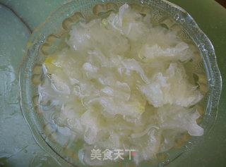 Winter Denoising Holy Product-white Fungus Stewed with Rock Sugar and Sydney recipe