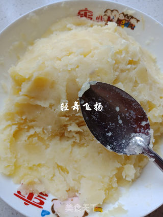 Mashed Potatoes with Tomato Blueberry Sauce recipe