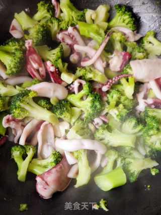 Fried Squid with Broccoli recipe