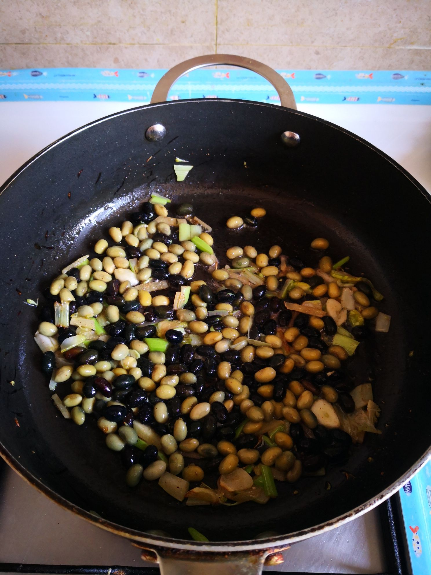 Stir-fried Black Beans with Pork Skin recipe