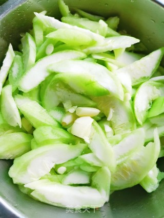 Egg Loofah Soup recipe