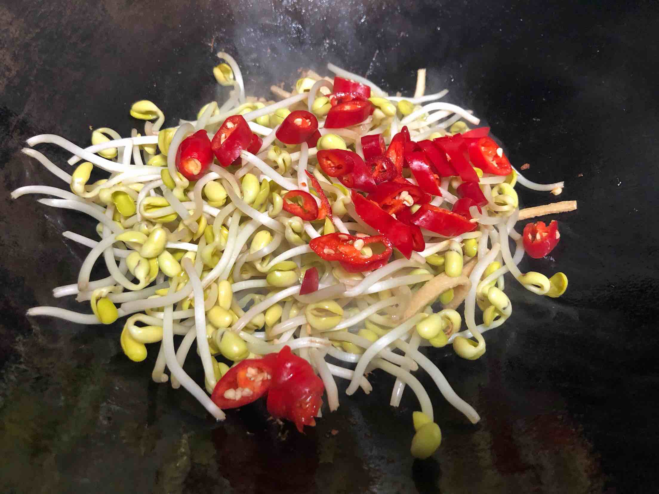 Stir-fried Dried Seeds with Chives and Bean Sprouts recipe