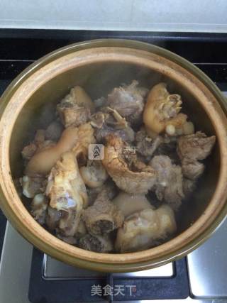 Chestnut Pig Feet recipe