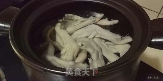 Sour Radish Duck Foot Soup recipe