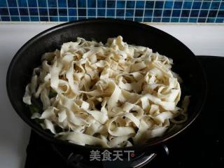 Braised Noodles with Beans recipe